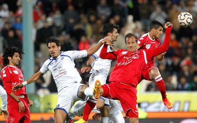 گزارش روز | روزها برای پرسپولیس سیاه‌تر هم می‌شود/ خدمت درخشان به کی‌روش