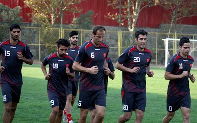 تمرینات صبح و عصر برای پرسپولیسی‌ها/ انجام حداقل ۲ بازی دوستانه در تعطیلات لیگ