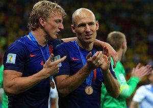 آرین روبن - دیرک کویت|خوشحالی بازیکنان هلند پس از رسیدن به مقام سومی در جام جهانی.