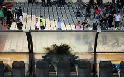 گزارش ویژه | تامین امنیت، بحث داغ فوتبال ایران؛ راه هایی برای شناسایی ‌تماشاگران خاطی