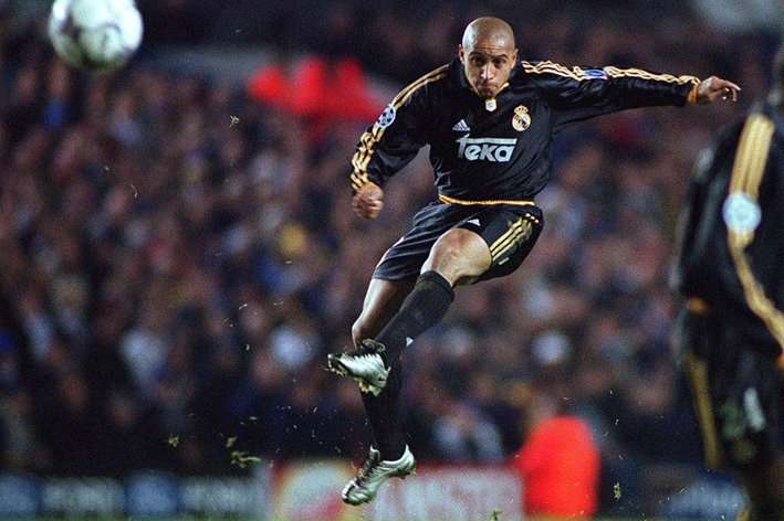 Roberto Carlos (Real Madrid) (2004).jpg