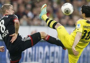 هنريخ مکيتاريان - لارس بندر