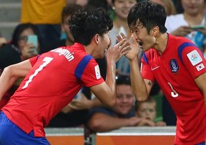 شادی بازیکن کره بعد از گلزنی|کره جنوبی 2 - 0 ازبکستان / جام ملت های آسیا