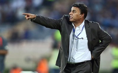 توضیحات مظلومی درباره چشمک جنجالی داور بازی راه آهن: كذب محض است!