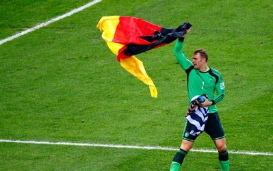 دروازه بان اول جام بیستم چه کسی بود؟