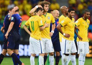 دیوید لوئیز - اوسکار|حسرت بازیکنان برزیل بعد از واگذار کردن نتیجه مقابل هلند.