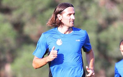 توضیحات پئیچ درباره قراردادش با استقلال