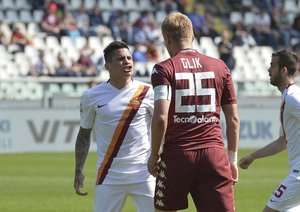 برخورد دو بازیکن