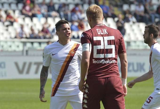 برخورد دو بازیکن