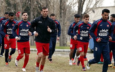 مربی تهاجمی، تیم تکنیکی / مشکلات پرسپولیس در فاصله باقیمانده تا شروع لیگ قهرمانان 