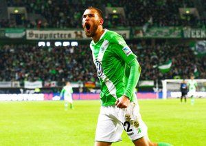 شادی بازیکن وولفسبورگ|وولفسبورگ 4 - 1 بایرن مونیخ