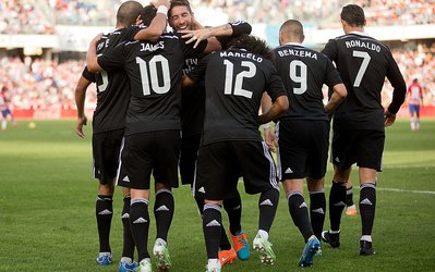 عکس روز | جای لگد په په روی شکم راموس