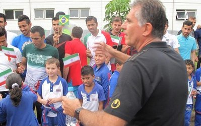 بازدید 50 کودک برزیلی از تمرین تیم ملی/ انتقاد کی‌روش از فیفا