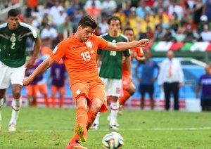 کلاس یان هونته لار|صحنه به ثمر رسیدن گل دوم هلند توسط کلاس یان هونته لار از روی نقطه پنالتی.