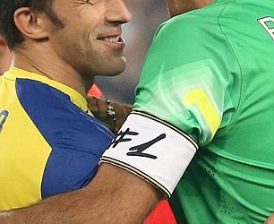 اتفاق روز | دل‌پیرو، تماشاگر بازی ایران مقابل امارات