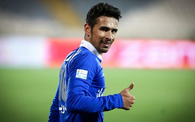 اختلاف ۴۰۰ میلیونی شهباززاده با استقلال / حق با کدام است؟