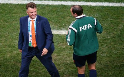 ادعای جالب فان‌خال / من به دروازه‌بان آرژانتین پنالتی گرفتن را یاد دادم