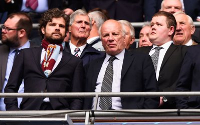 رئیس قدراسیون فوتبال انگلیس: بلاتر باید خیلی زودتر از این‌ها استعفا می‌کرد / سپ از ترس بازجویی این کار را کرد