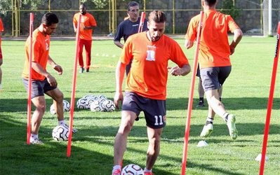 حسینی: از درخشان ناراحتم و این مسئله عجیبی نیست