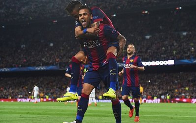 آلوز: مسی از من خواست بمانم