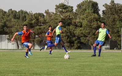 جلسه مظلومی با طالب‌لو قبل از شروع تمرین