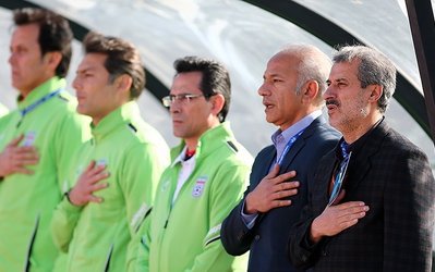 خاکپور: به خاطر حرفه‌ای نبودن بازیکنان‌مان باختیم / قولی برای صعود نمی‌دهم