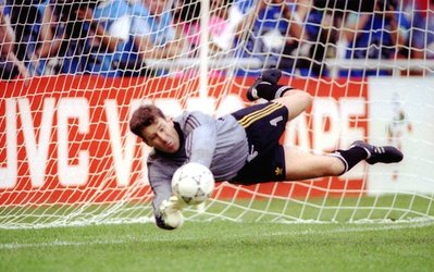 جام جهانی 2014 / 100 لحظه جذاب تاریخ جام جهانی (72_مهار ضربات متعدد پنالتی توسط دروازه بان ایرلند و صعود این تیم به مرحله یک چهارم نهایی)