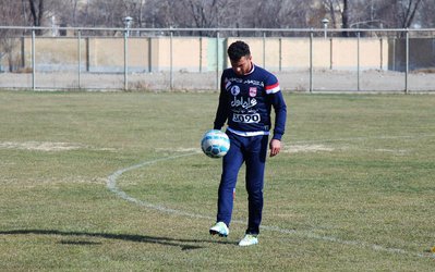 پشت پرده توقف مذاکرات رفیعی با پرسپولیس/ ترس از دست دادن پیراهن تیم ملی!