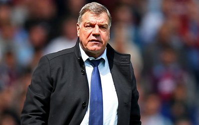 آلاردایس: داور گل ما را آفساید اعلام کرد