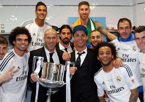 رئال مادرید|عکس یادگاری رئالی ها بعد از قهرمانی در جام حذفی