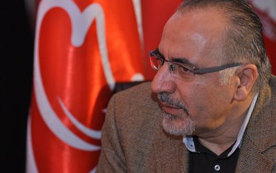 حاجیلو: به افشارزاده کمک کنند، او در استقلال موفق می‌شود