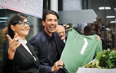 بوفون و همسر جدیدش به دنبال خانه‌ای نو / آیا جی‌جی در حال پدر شدن است؟