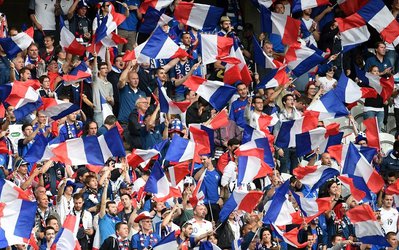 روانشناسان در مورد آوازخوانی هواداران در استادیوم چه می‌گویند؟