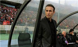 گل‌محمدی: تساوی به درد دو تیم نمی‌خورد/این برد تقدیم خانواده‌هایمان