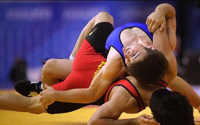 سوال روز | چاقوی دو لبه قوانین کشتی آزاد؛ چالش یا فرصت / آزمون جدید کشتی‌گیران