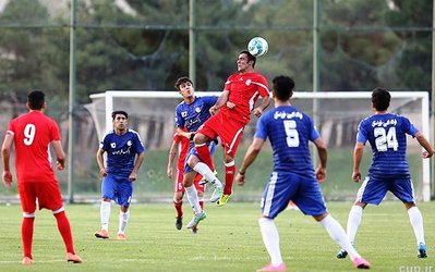 کار سخت قلعه نویی برای کنترل ستاره‌های مدعی/ تراکتورسازی نتوانست انتظارات را برآورده کند