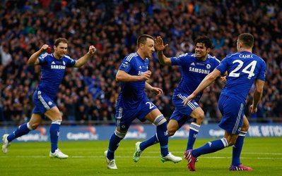 عکس روز | کاپ جام اتحادیه در تخت‌خواب فرزندان جان تری