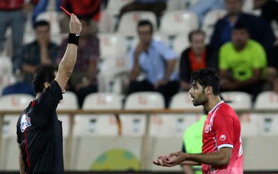 گزارش روز | آیا قصر اعتماد به داوران فوتبال ایران فرو ریخته است؟