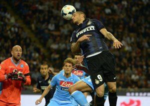 مائورو امانوئل ایکاردی - خوزه مانوئل رینا|پرواز ایکاردی برای باز کردن دروازه رینا