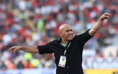 همه مربیگری کنار زمین سوت زدن نیست جناب علی‌منصور