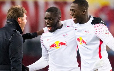 بارسلونا آماده جذب اوپامکانو / رقابت کاتالان ها با رقبای اروپایی بر سر جذب مدافع لایپزیگ