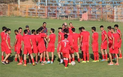 اولیویرا با خارجی‌ها لیست تراکتورسازی را پر می‌کند