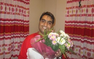 حاشیه ایران - شیلی | دسته گل جای میلاد و حسین را در ورزشگاه گرفت