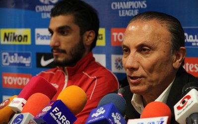 درخشان : صحبت کردن از فشردگی بازی‌ها بیهوده است/خداحافظی نکونام به این صورت جایز نیست