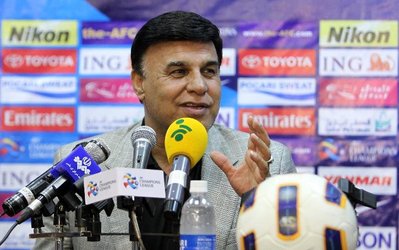 پرويز مظلومي پس از ادعاي سرمربي استقلال: می‌خواهند تیم «ب» را به اسم خودشان بزنند؟ اشکالی ندارد!