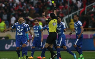 سرپرست استقلال کتک خورد/ جر و بحث با مظلومی و پادرمیانی رحمتی