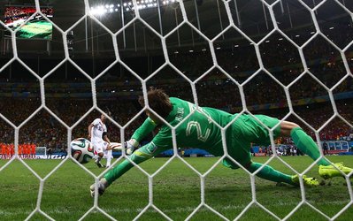 هلند 0 (4) - کاستاریکا 0 (3) / هلند بهسختی کاستاریکا را از پیشرو برداشت و حریف آرژانتین شد