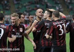 شادی بازیکنان میلان|میلان 2 - 1 رم / سری آ