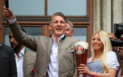 نسیم فرزین | شواینی باید به من‌یونایتد برود؟