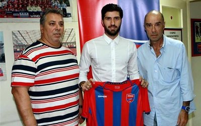 اوزونیدیس، سرمربی پانیونیوس: می خواهیم انصاری‌فرد را به اوج بازگردانیم / دوباره بازیکن ایرانی جذب خواهیم کرد